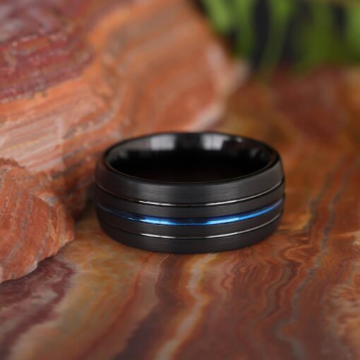 Electric Midnight – Men's Blue Accent Tungsten Ring - Image 4