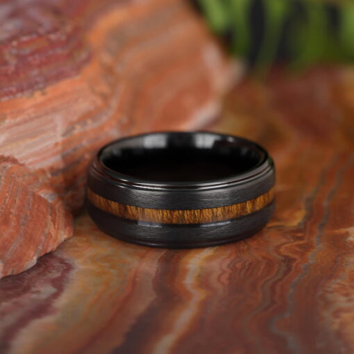 Silverwood Infusion – Men's Wood Inlay Tungsten Ring - Image 4