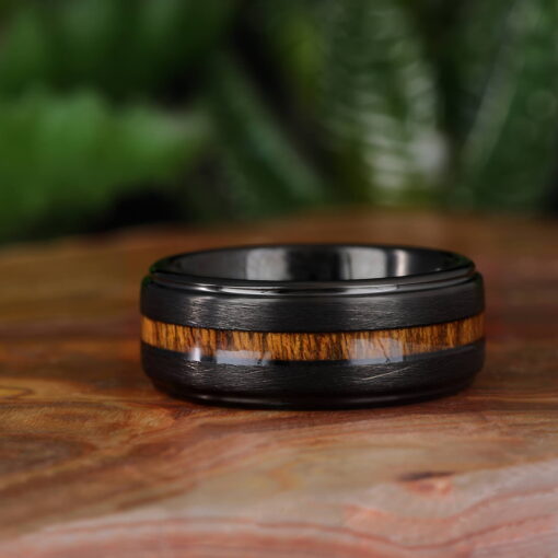 Silverwood Infusion – Men's Wood Inlay Tungsten Ring - Image 5