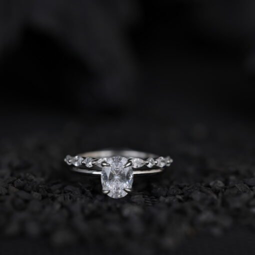 Oval Luxe – Women's Sterling Silver Ring - Image 5